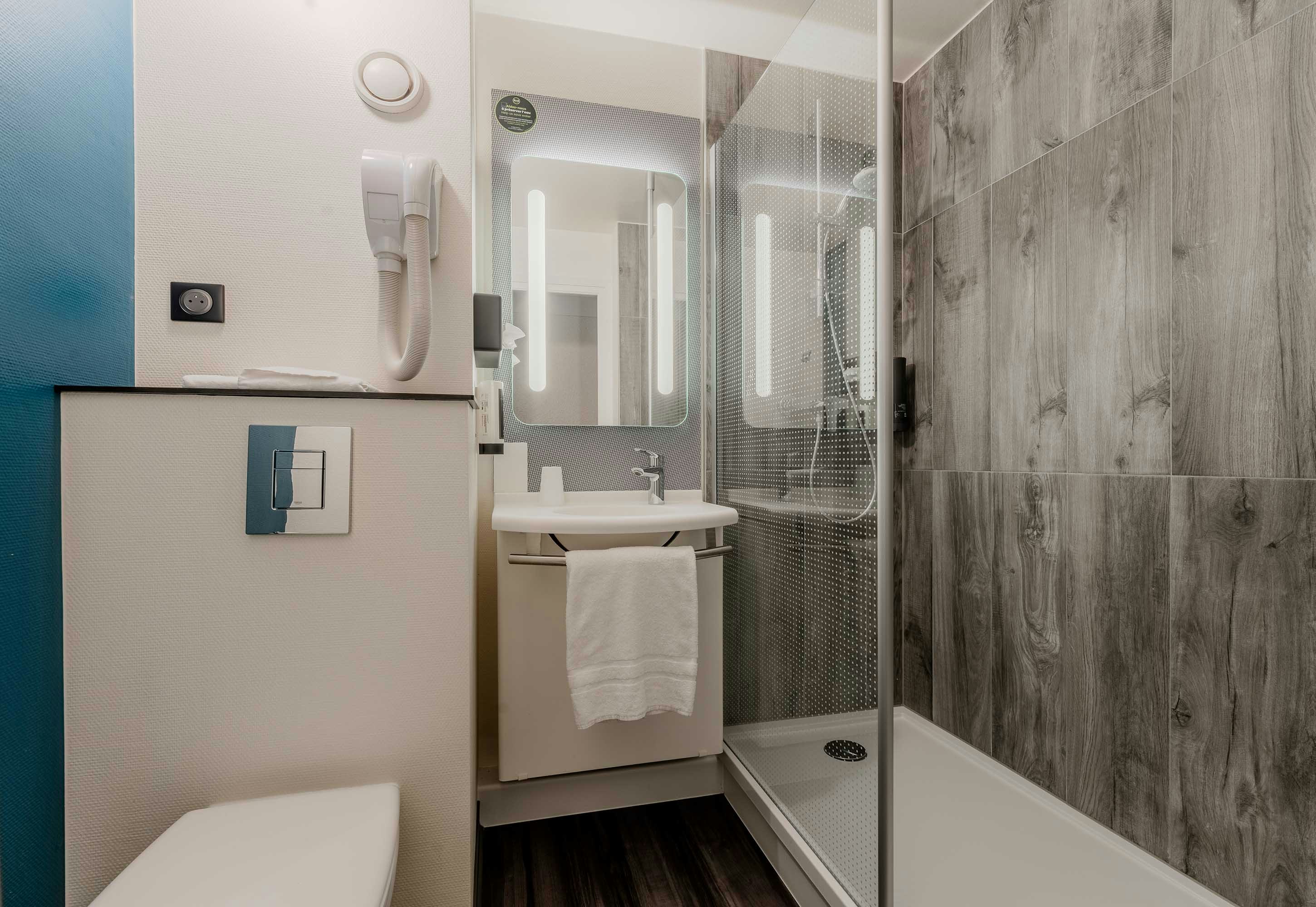 B&B HOTEL Lille Villeneuve d'Ascq Hotel de Ville 24/24