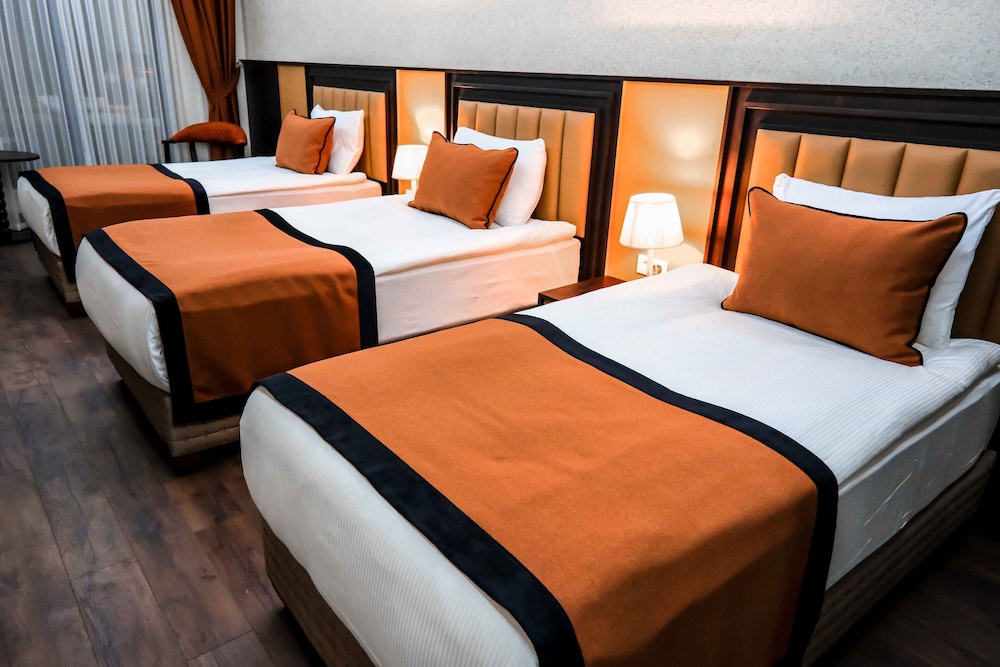 Dimen Hotel 13/37