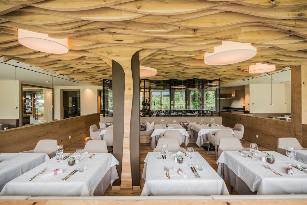 Park Hotel Bellevue 58/64