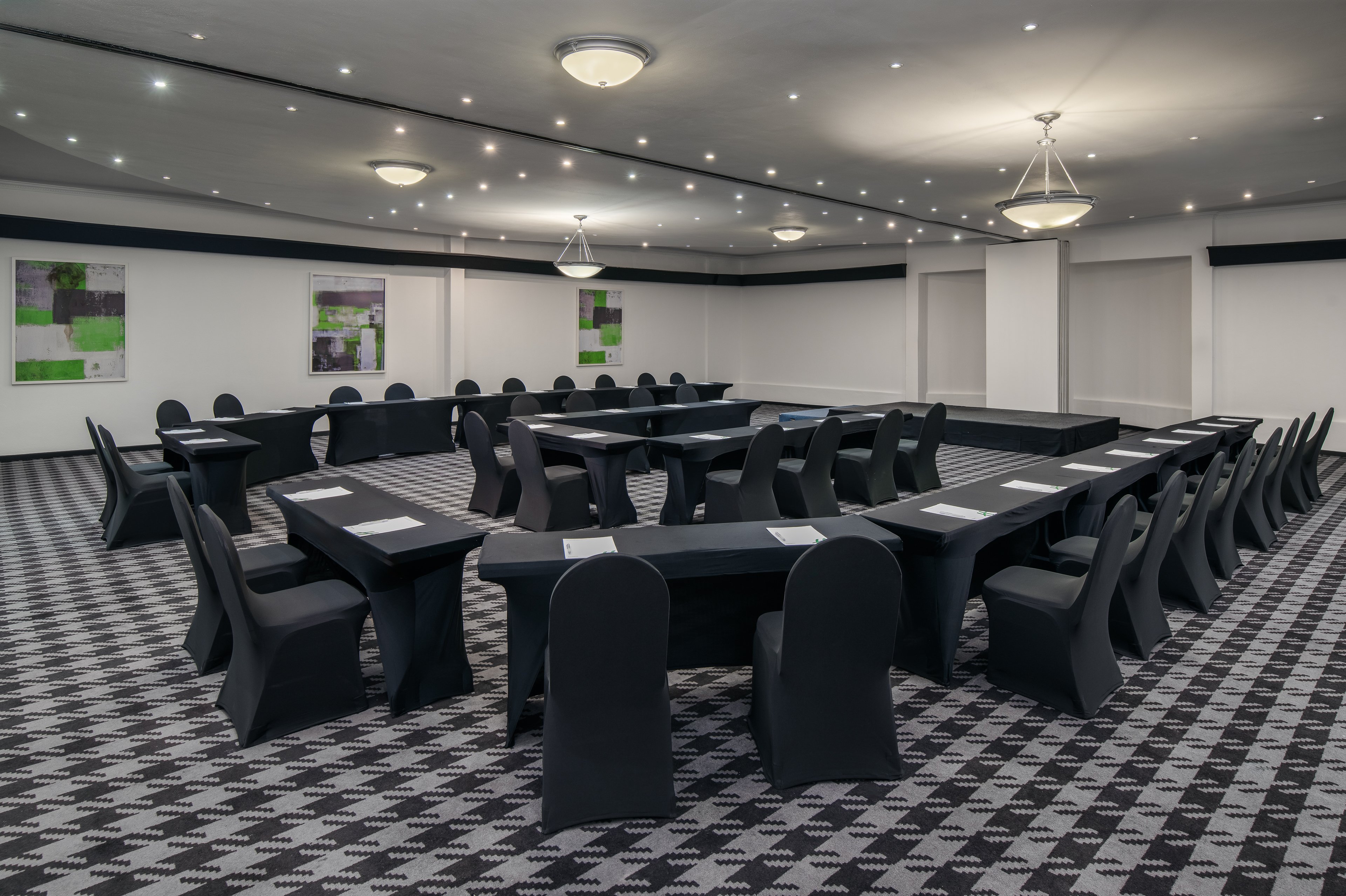 Holiday Inn Johannesburg Airport Previously Know As the Airport Grand Hotel And Conference Centre 32/50