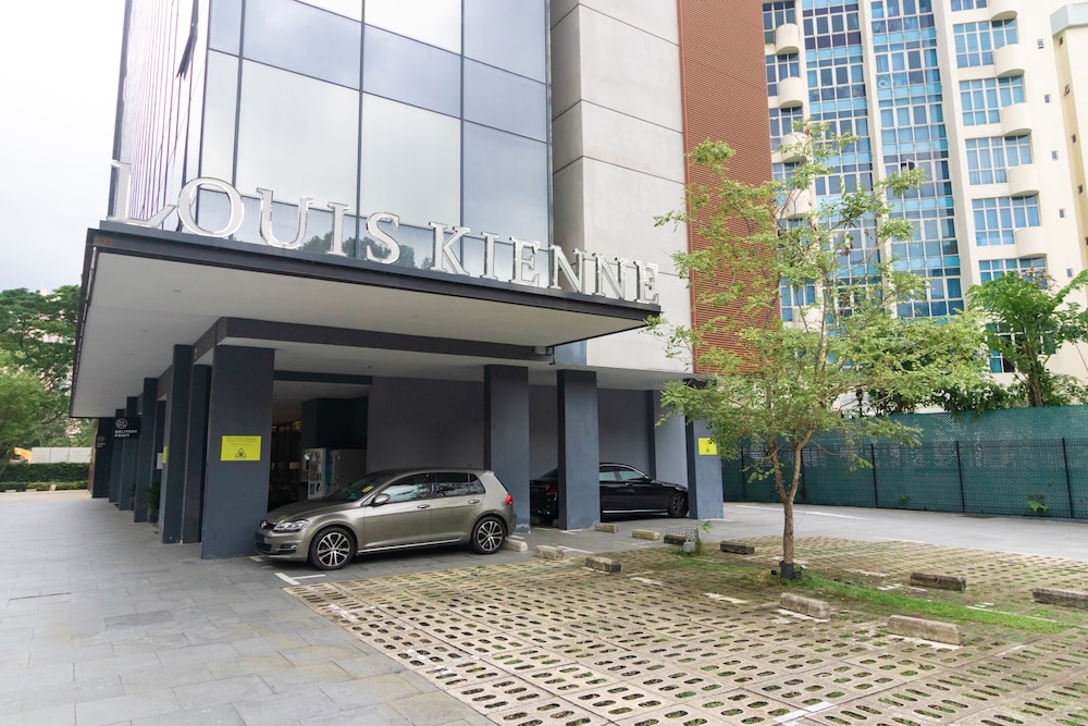 Louis Kienne Serviced Residences 59/65