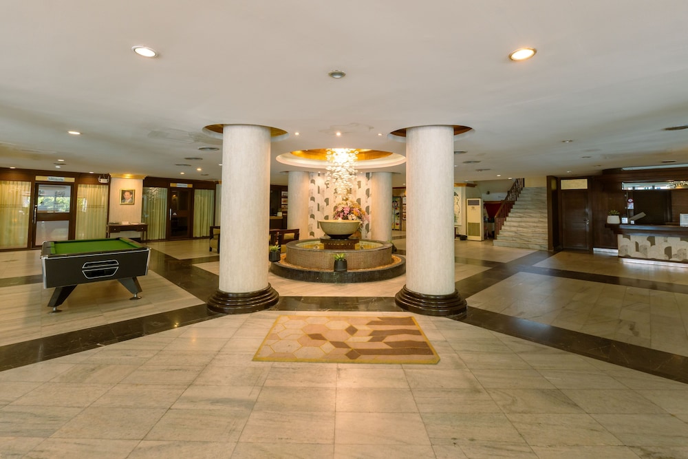 Mountain Beach Hotel 15/73