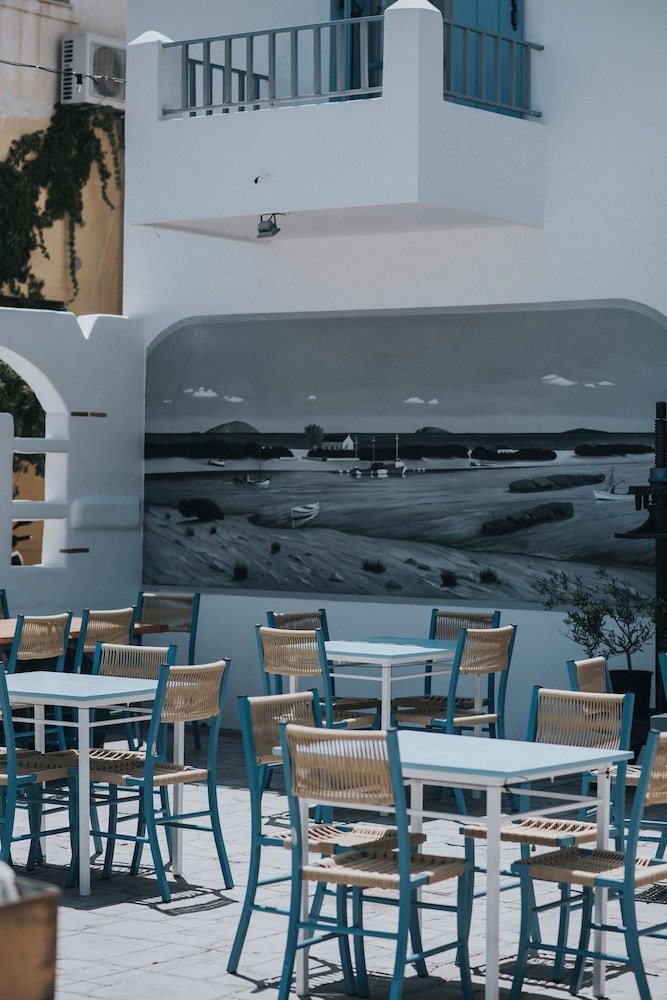 Saronis Hotel 33/50