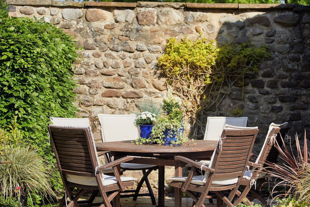 The Old Coach House 5/34