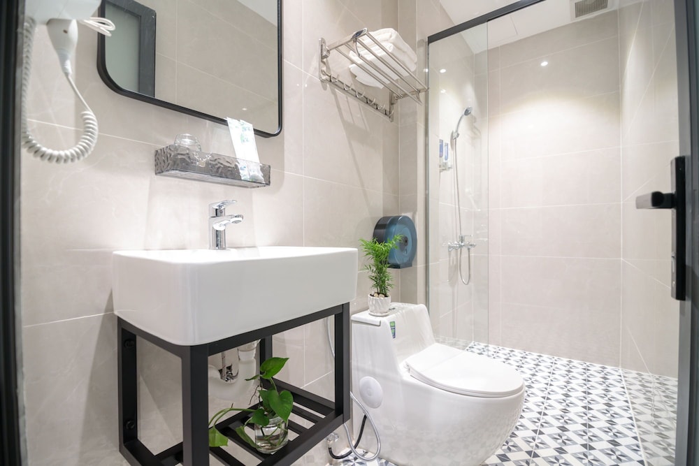 Bin Bin Hotel 16 - Near Bui Vien Walking Street 49/50