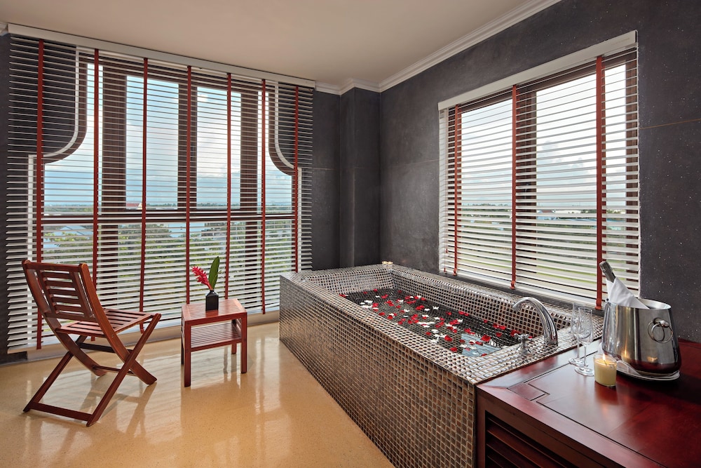 swimming pool spa