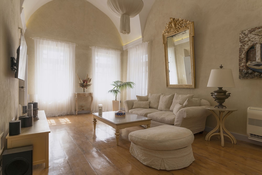 Oia Mansion 19/50
