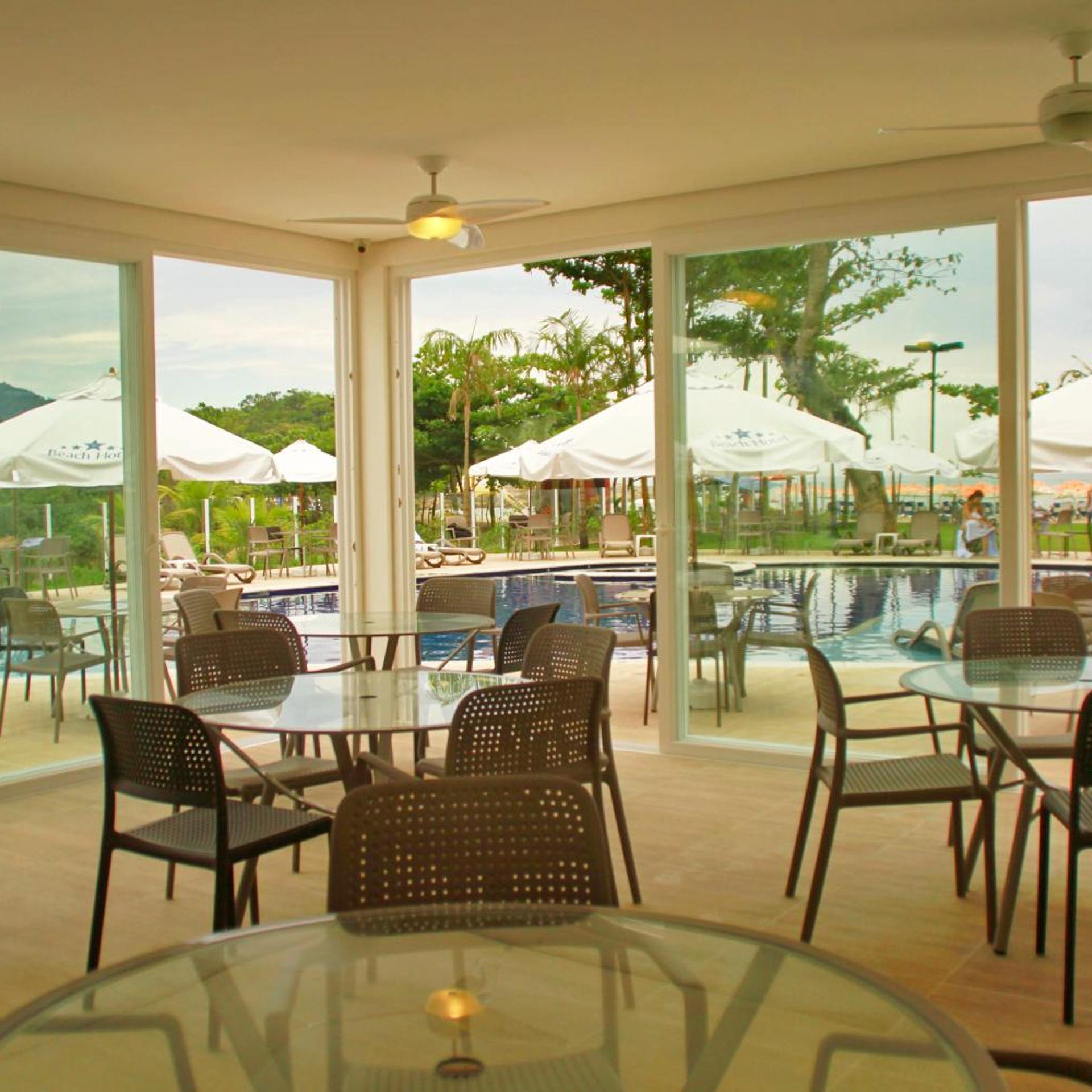 Beach Hotel Sunset 24/49