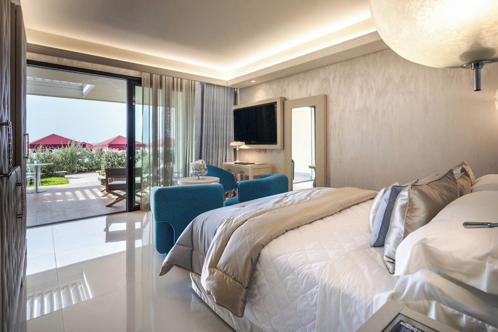 Cala Beach Resort 12/65