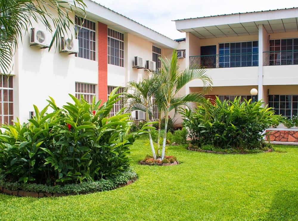 Hotel Tropico Inn 6/48