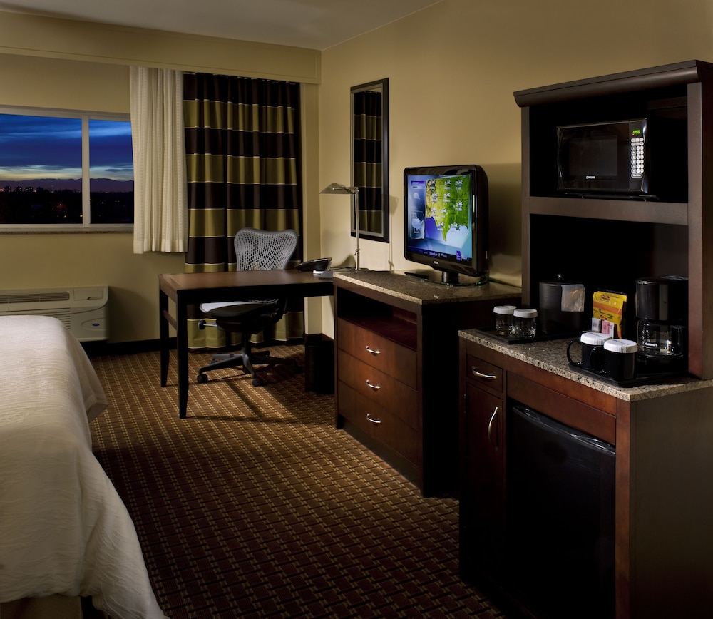 Hilton Garden Inn Cherry Creek 36/62