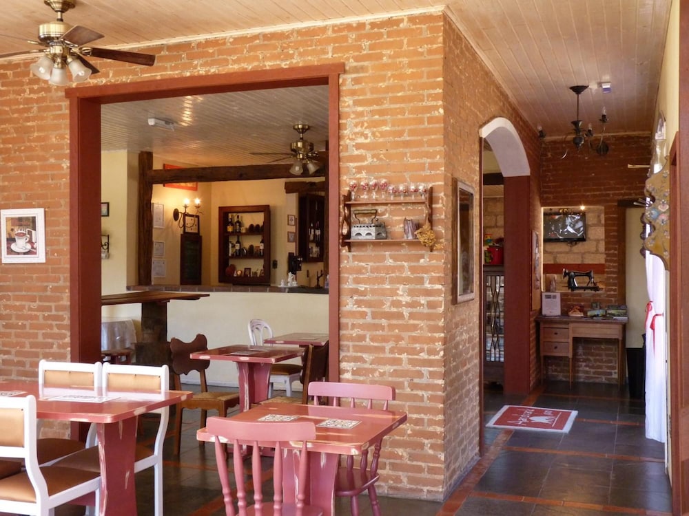 Aardvark Inn Pousada 66/74