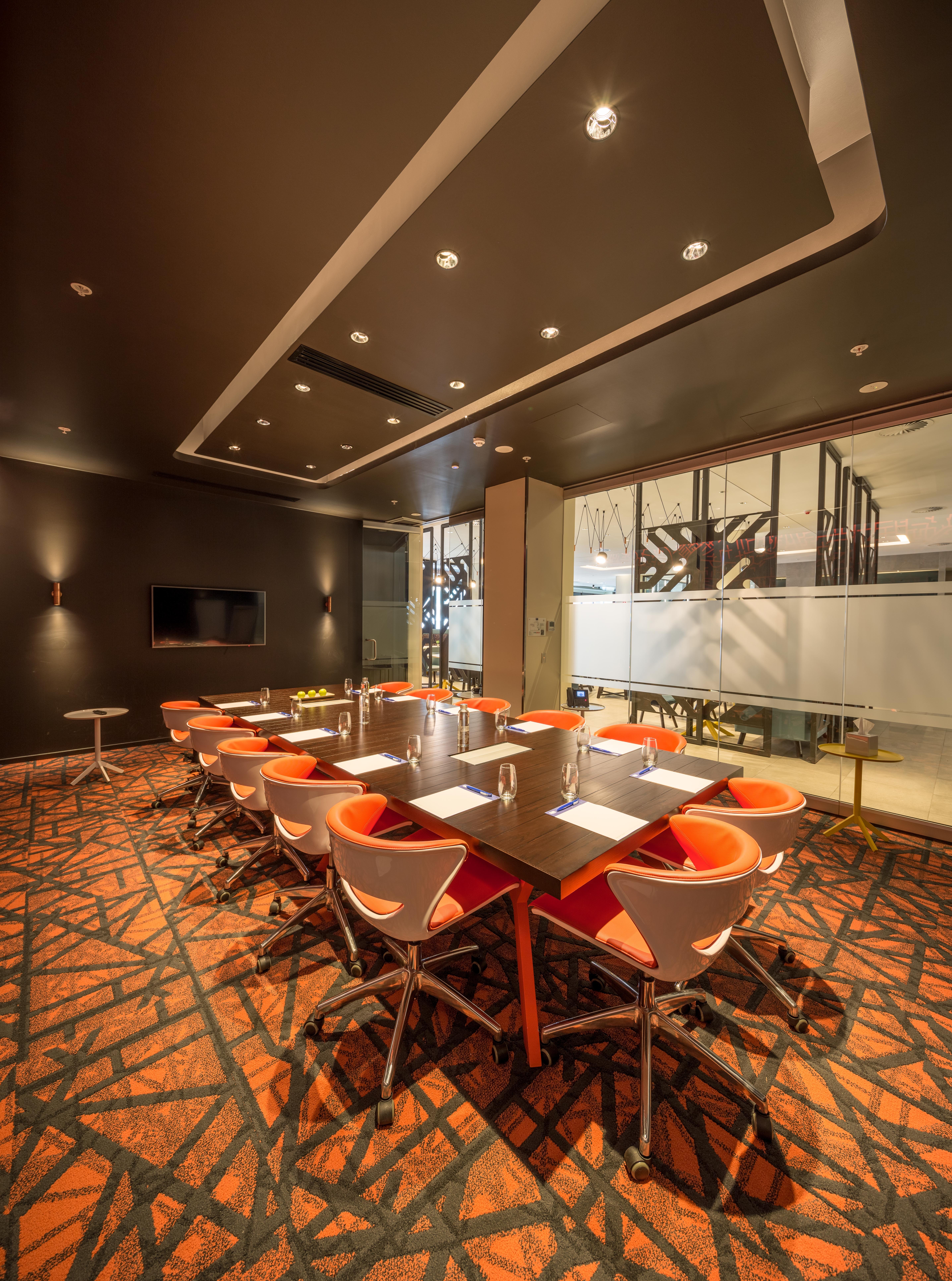 HOLIDAY INN EXPRESS ADELAIDE CITY CENTRE 59/63
