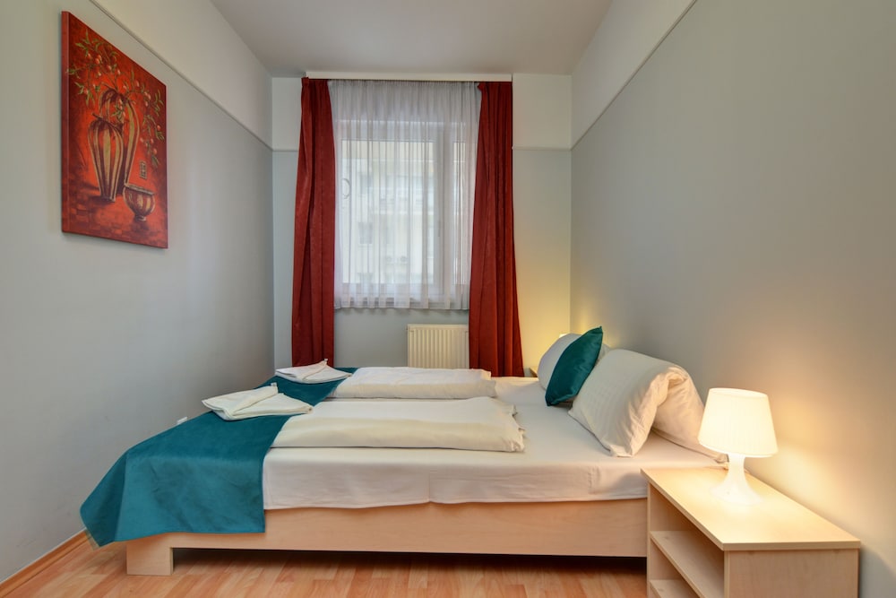Agape Apartments 13/68