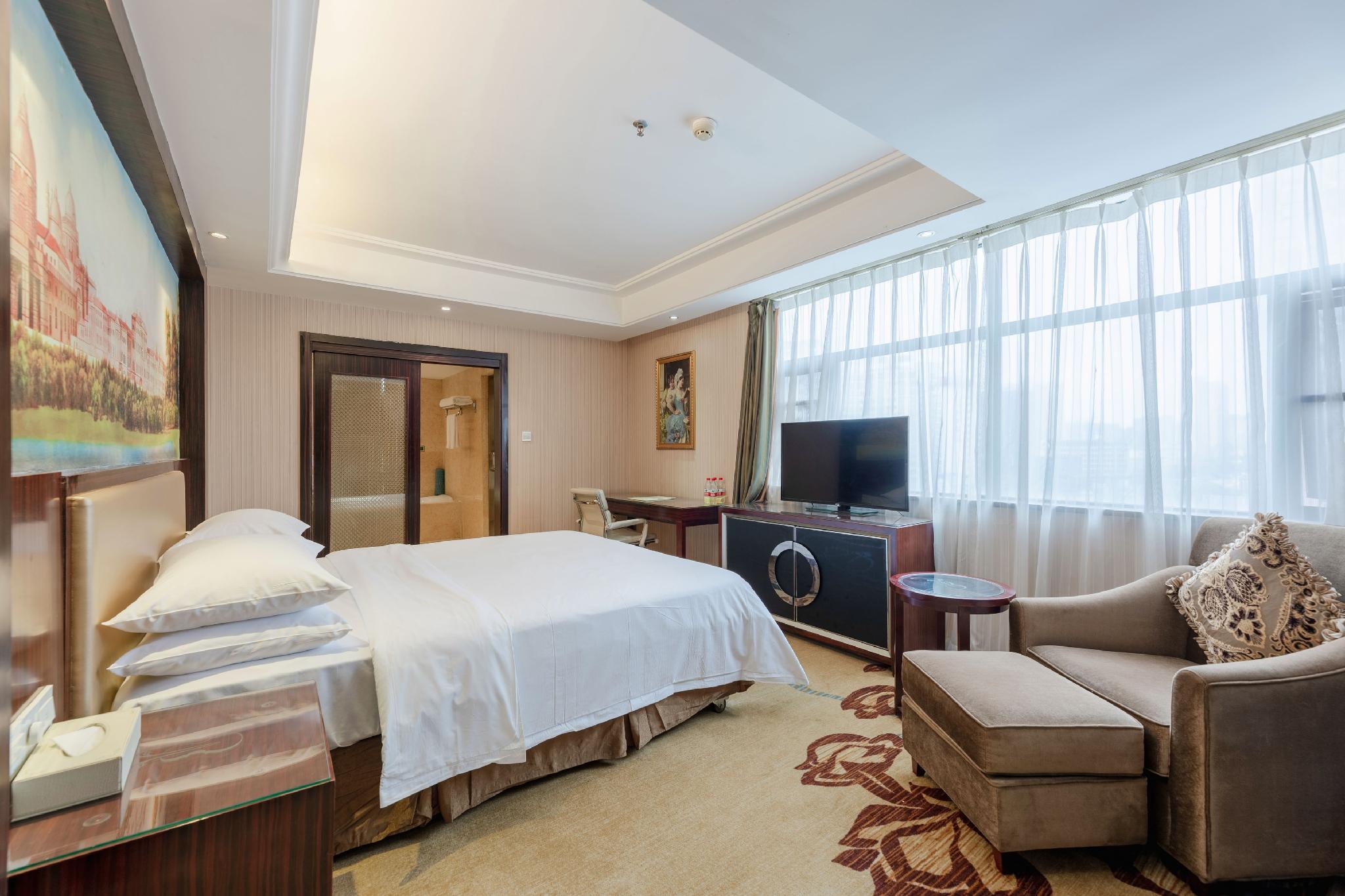 Vienna International Hotel (Zhumadian Huayuan Xuefu) 15/37