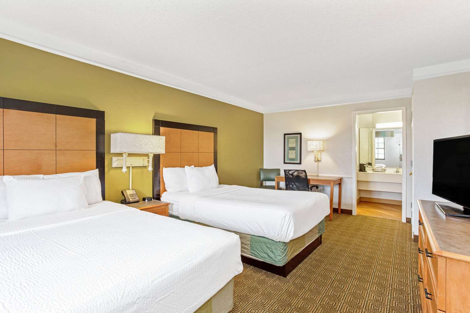 La Quinta Inn by Wyndham Orlando Airport West 13/40