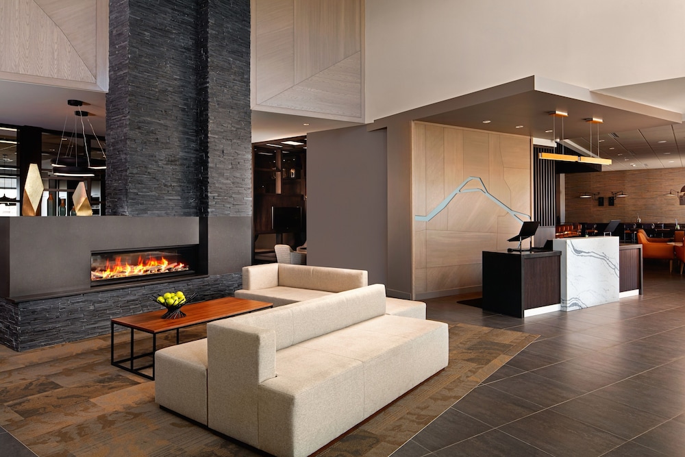 Hyatt Place Calgary Airport 24/54