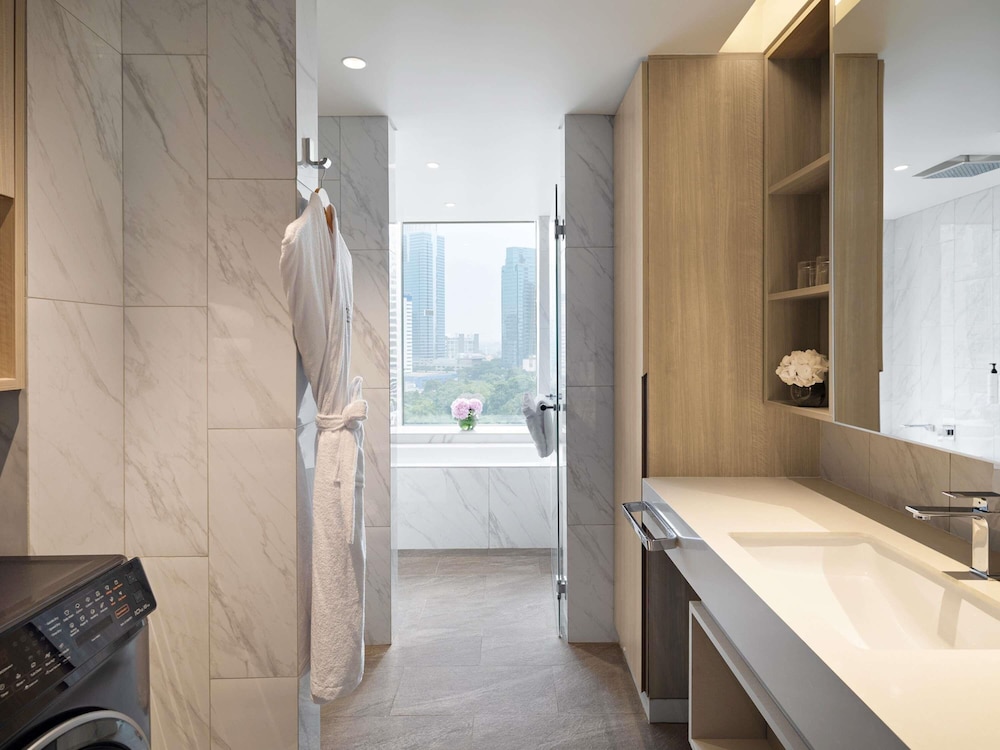 Signature, Swiss, Suite, King Bed, Panoramic View