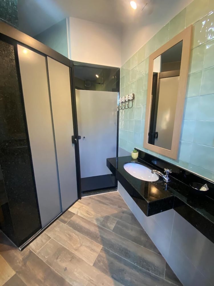 Casa Encantada Hotel & Suites 39/59