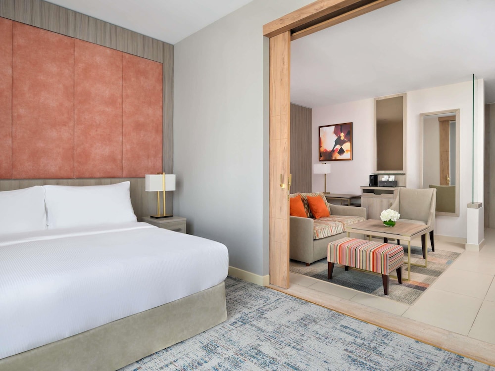 JUNIOR SUITE, KING BED, BALCONY