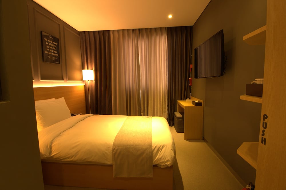 Vella Suite Hotel 23/50