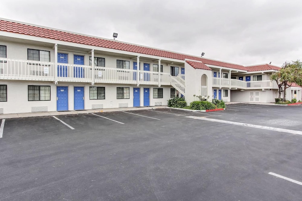 Motel6 Salinas, CA - North Monterey Area 34/41