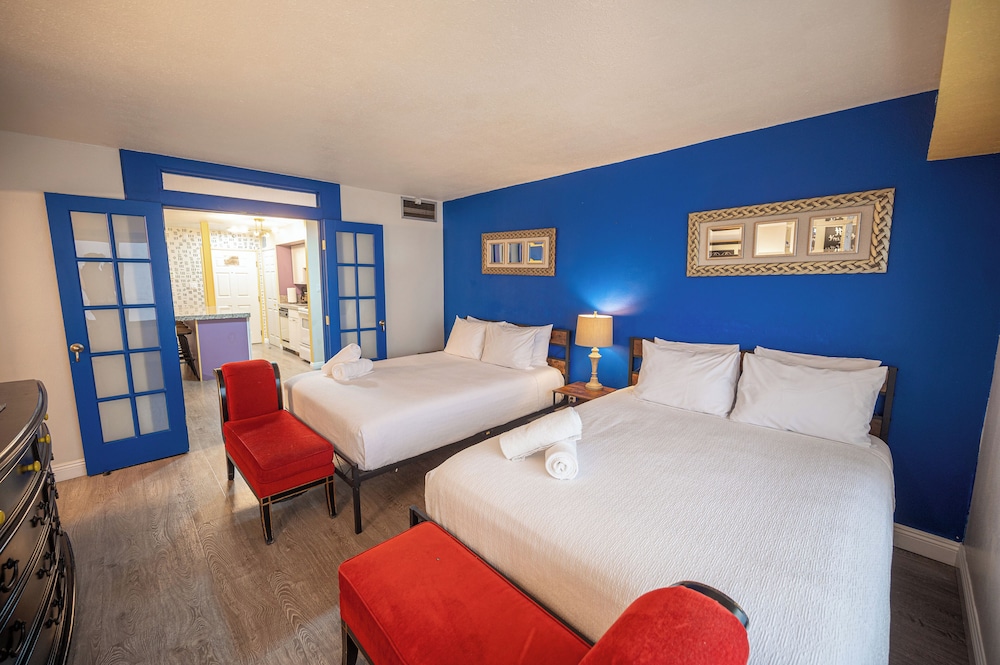 SUPERIOR, APARTMENT, MULTIPLE BEDS