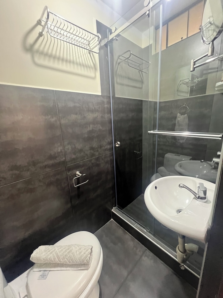 Lima Airport Tampu B&B 46/50