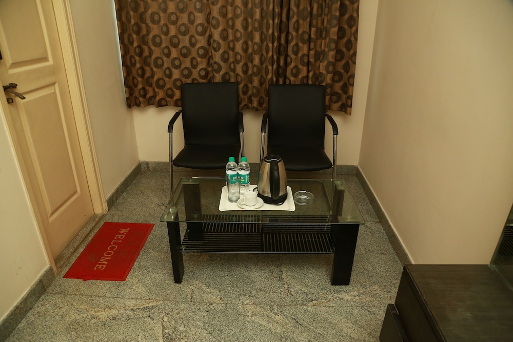 Soundarya Hotel 32/38