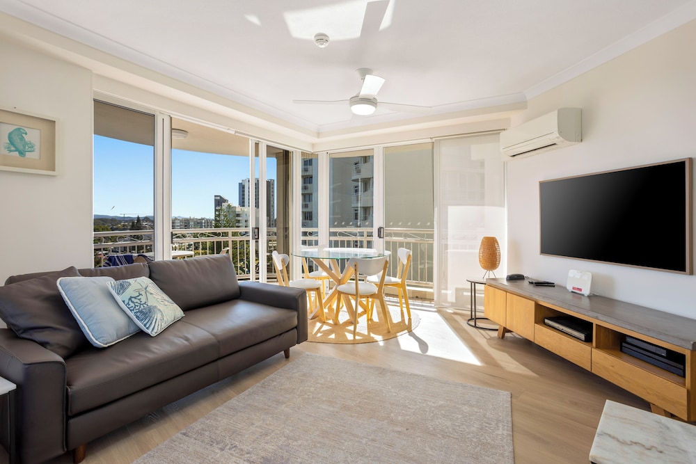 ULTIQA Burleigh Mediterranean Resort 47/65