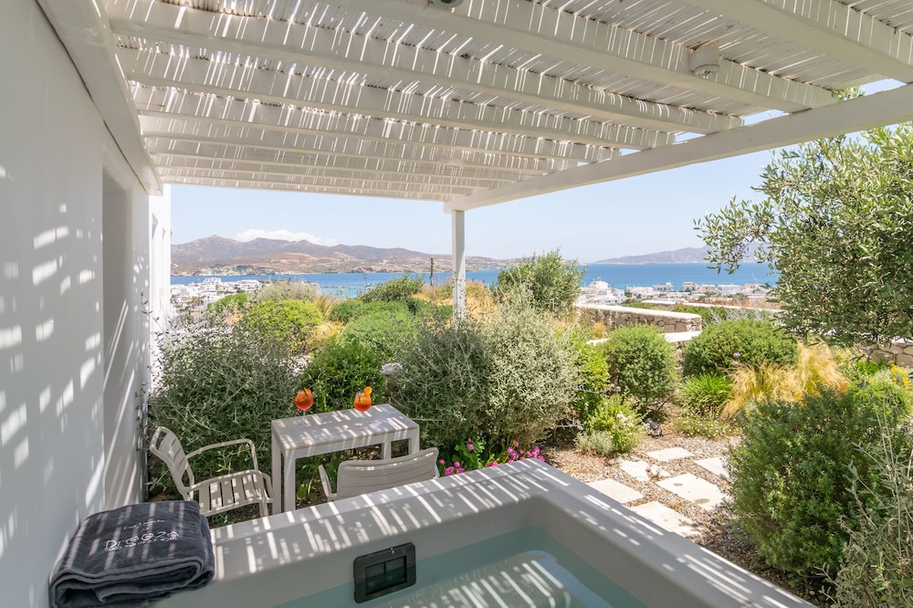 Milos Breeze Boutique Hotel 4/50