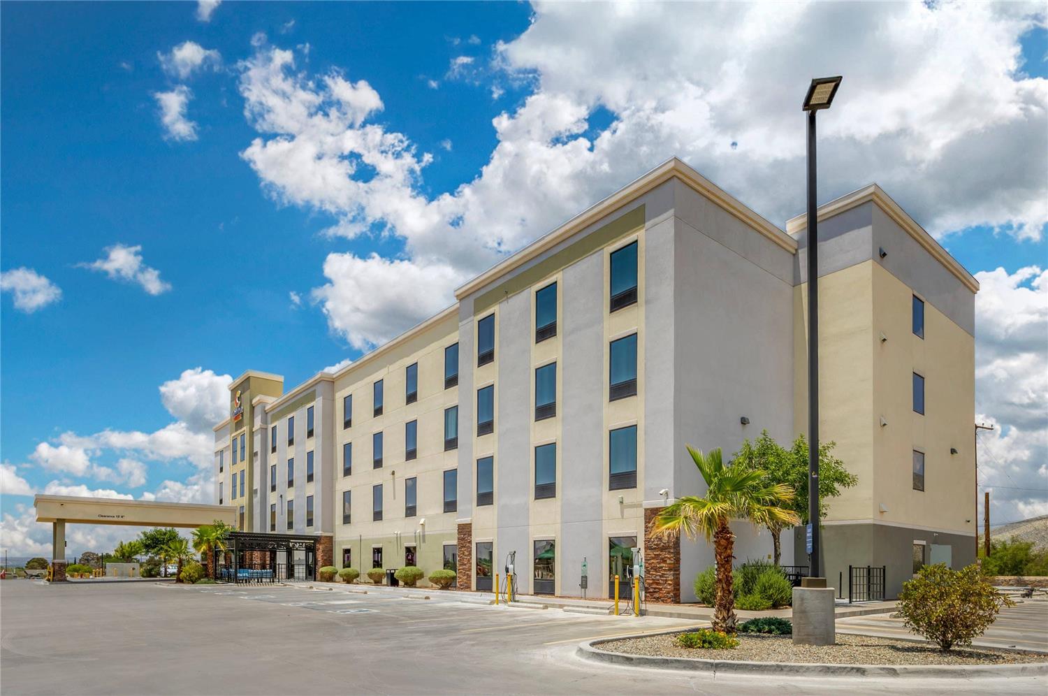 Comfort Suites Las Cruces I - 25 North 3/18