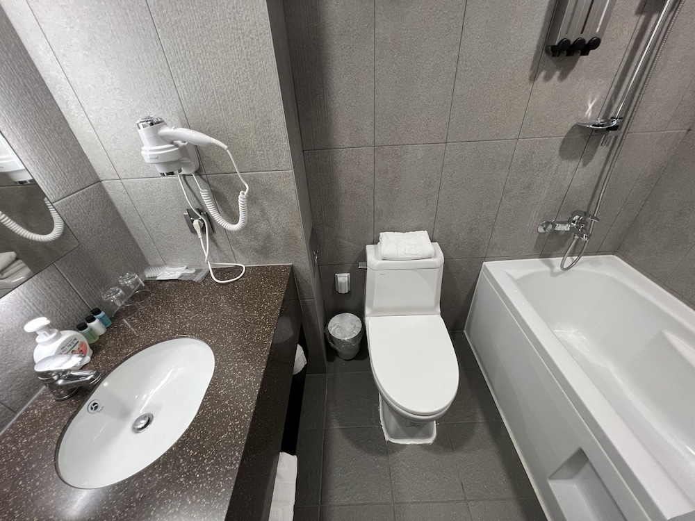 RIVIERA VERIUM HOTEL 38/40