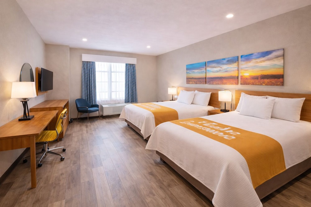 Days Inn & Suites by Wyndham Greater Tomball 31/61