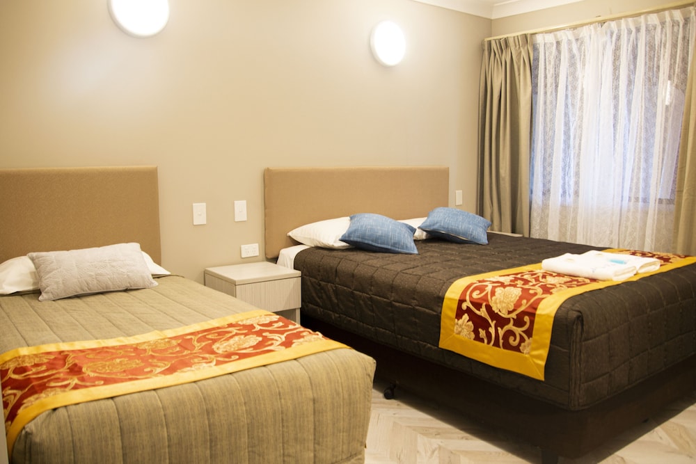 Sapphire Palms Motel 17/69