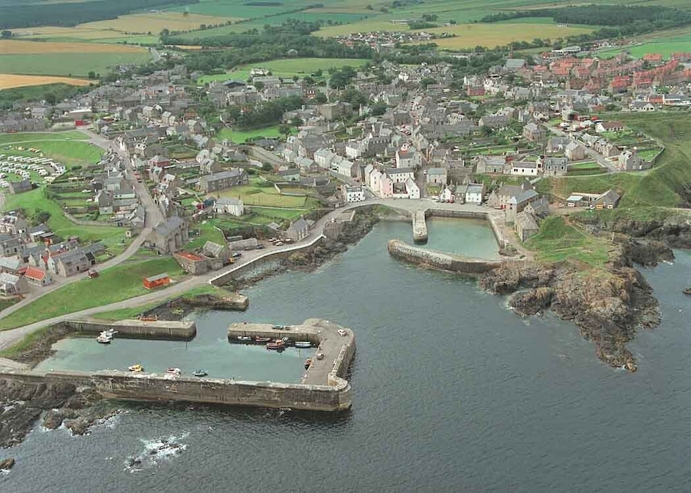 Station Hotel Portsoy 30/36