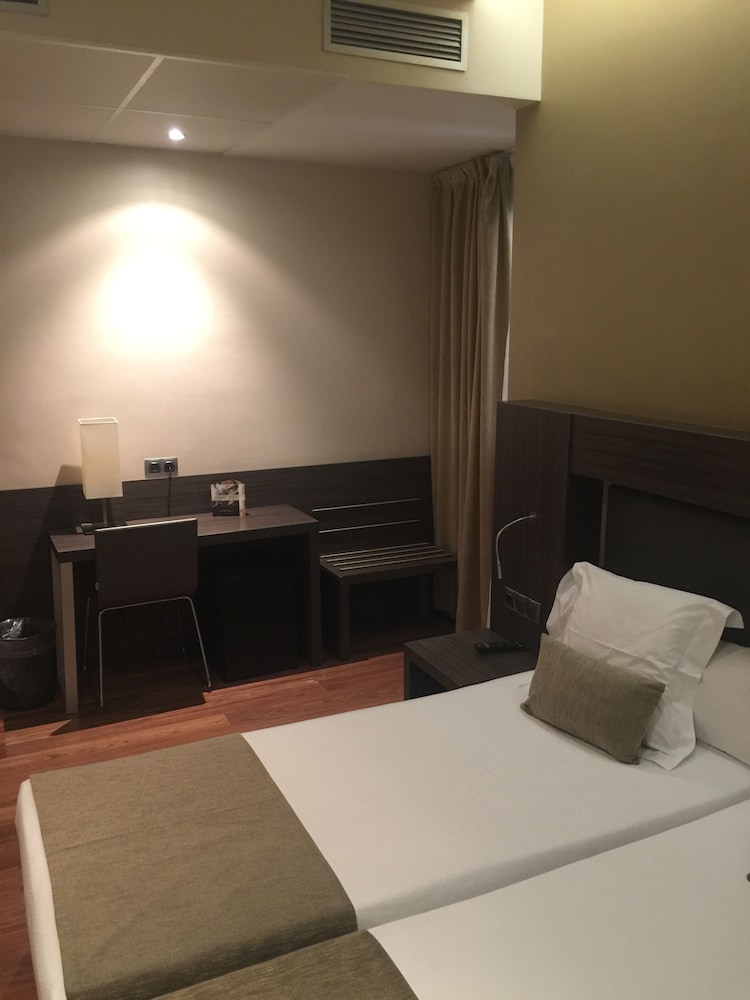 Oasis Hotel 13/69