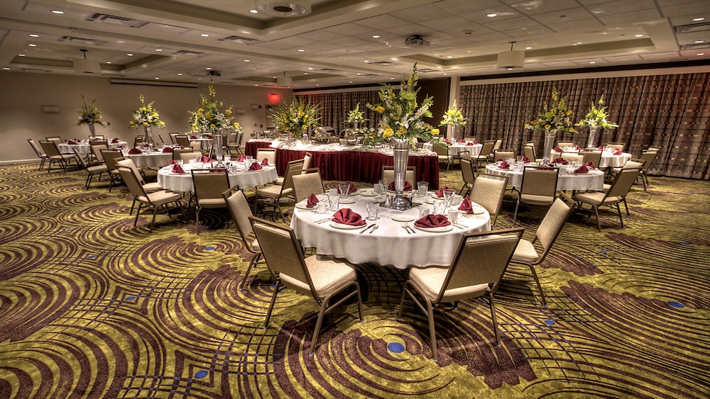 Holiday Inn Hotel And Suites Tupelo North 36/55