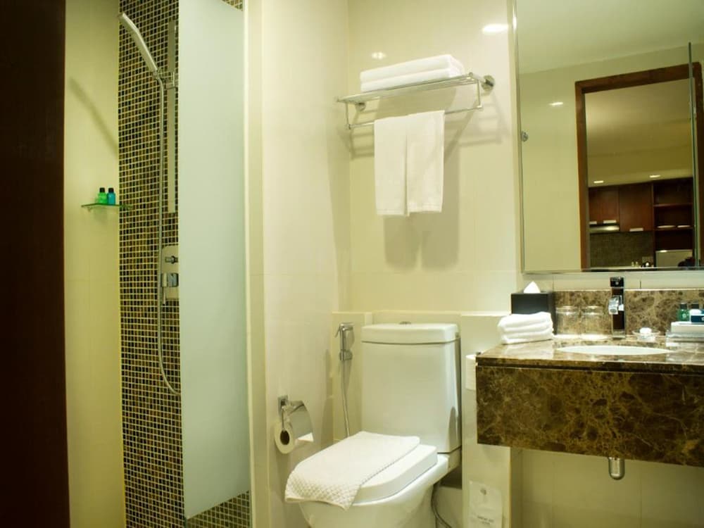 Ming Garden Hotel And Residences 65/69