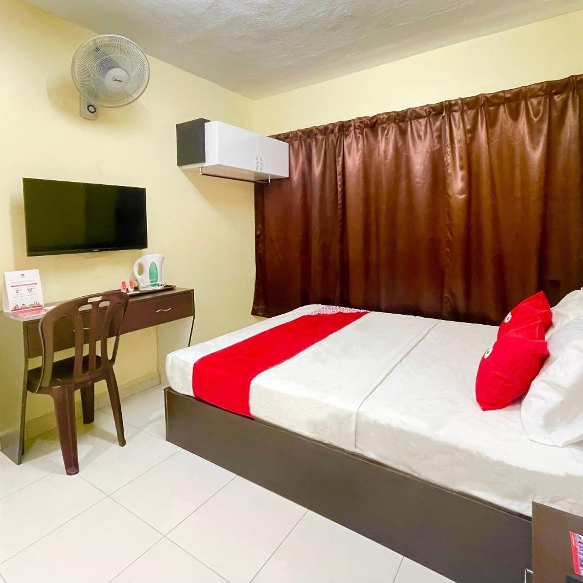 OYO 90369 Safari Hotel Lumut 14/25