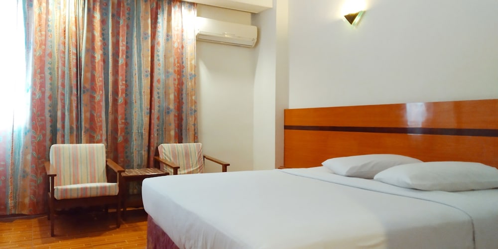 Paradise Hotel 20/39