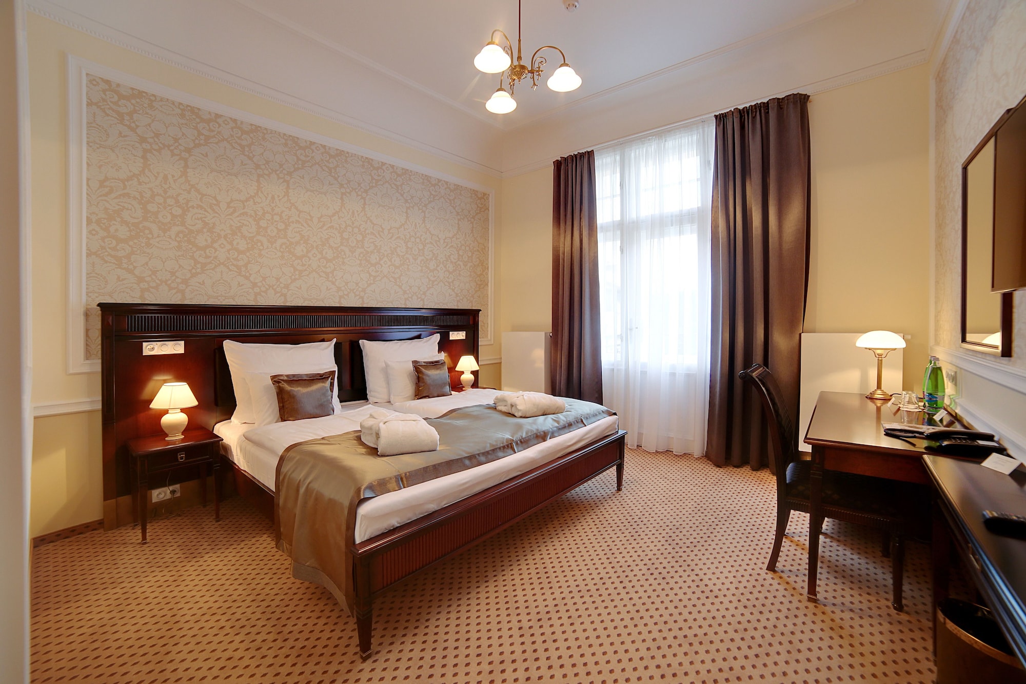 COMFORT, DOUBLE BED