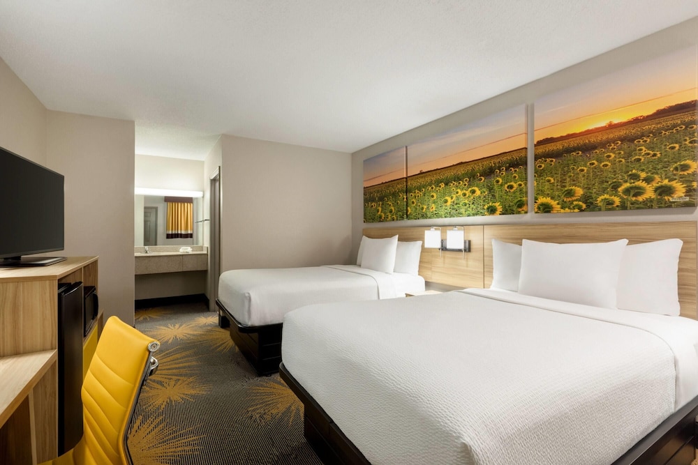 Days Inn By Wyndham Cartersville 24/44