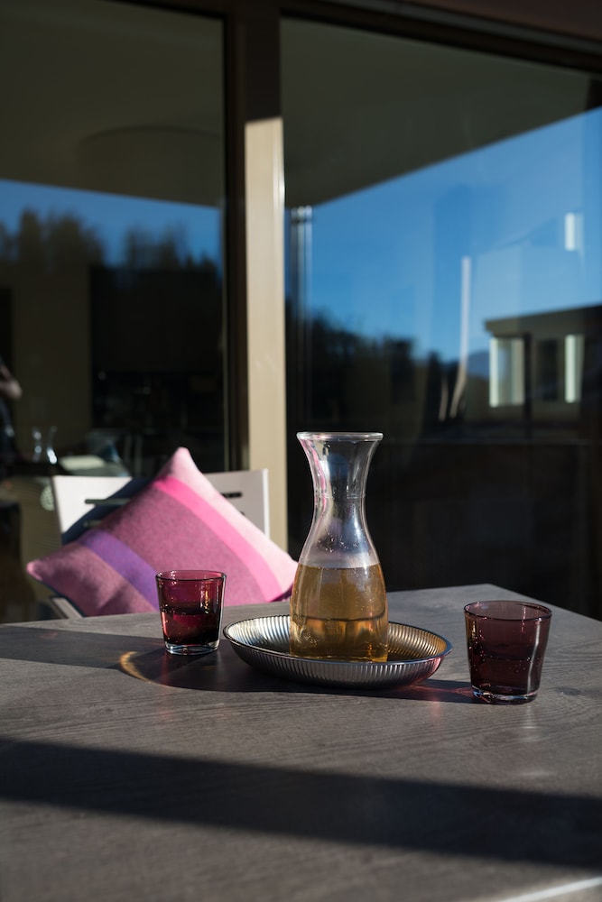 Peaks Place Apartment Hotel And Spa 24/68