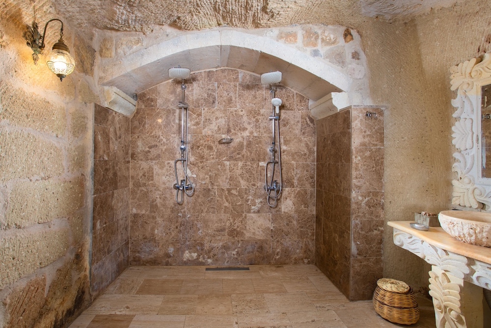 Carna Cave Hotel 17/50