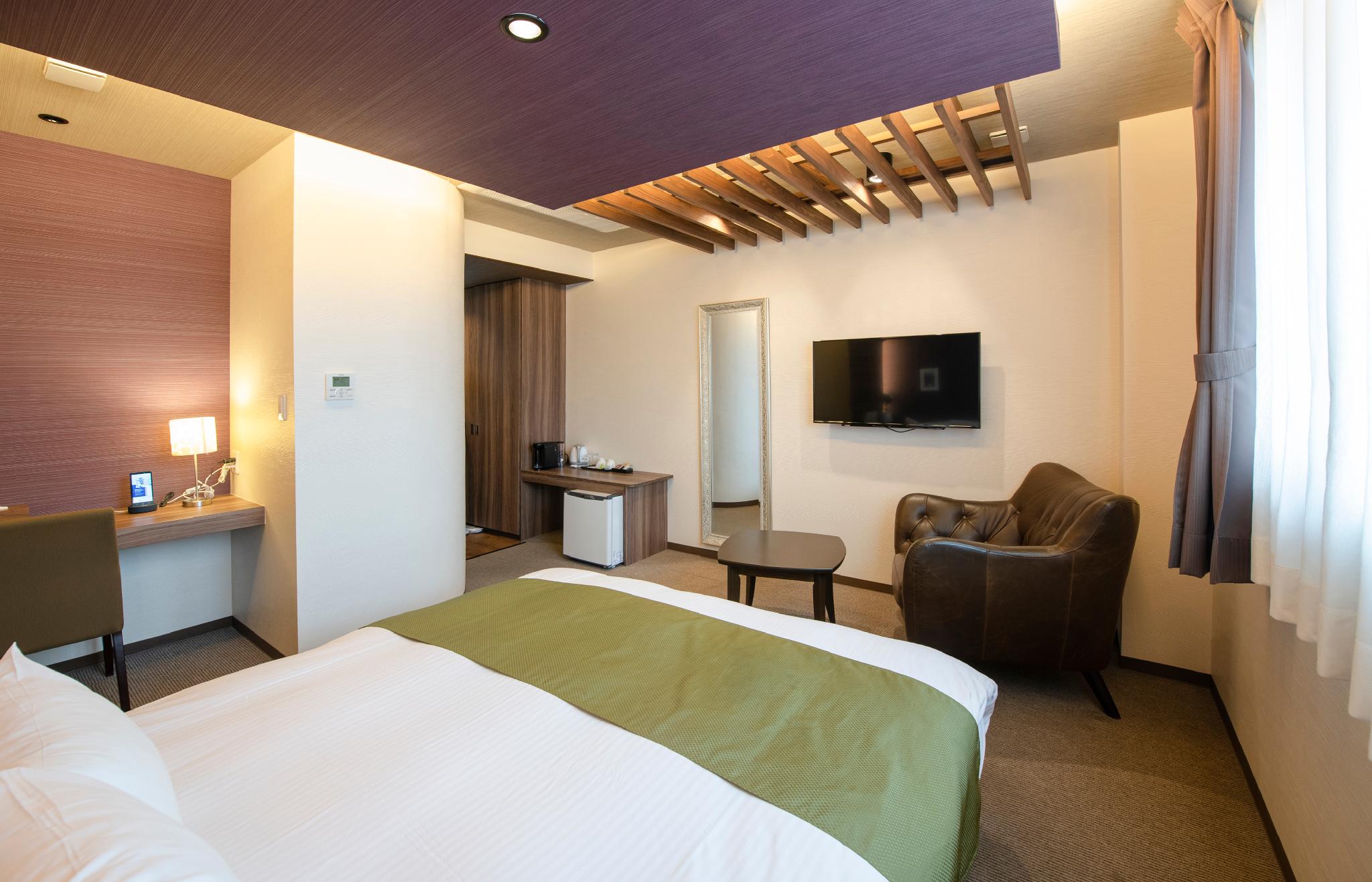 Deluxe, Double Bed