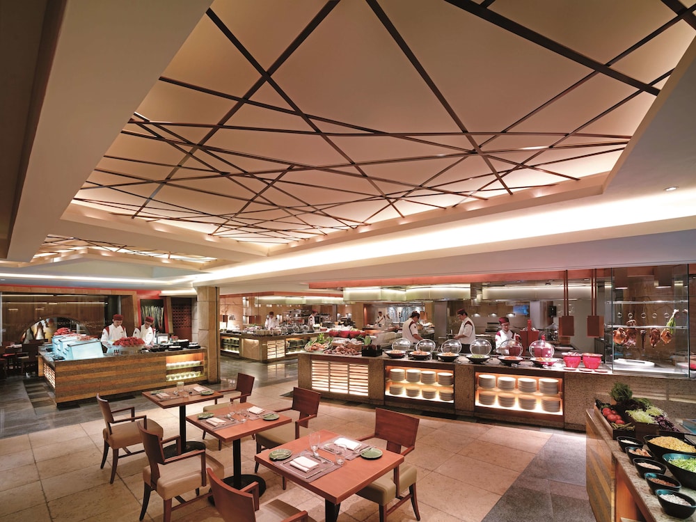 Kowloon Shangri-La Hong Kong 58/69