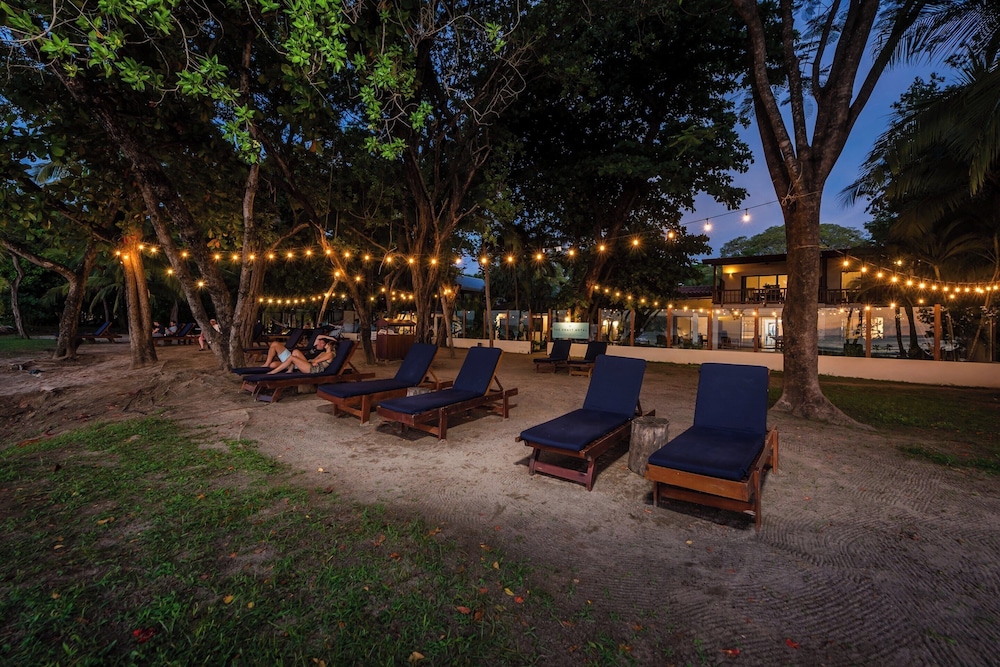 The Coast Beachfront Hotel 40/50