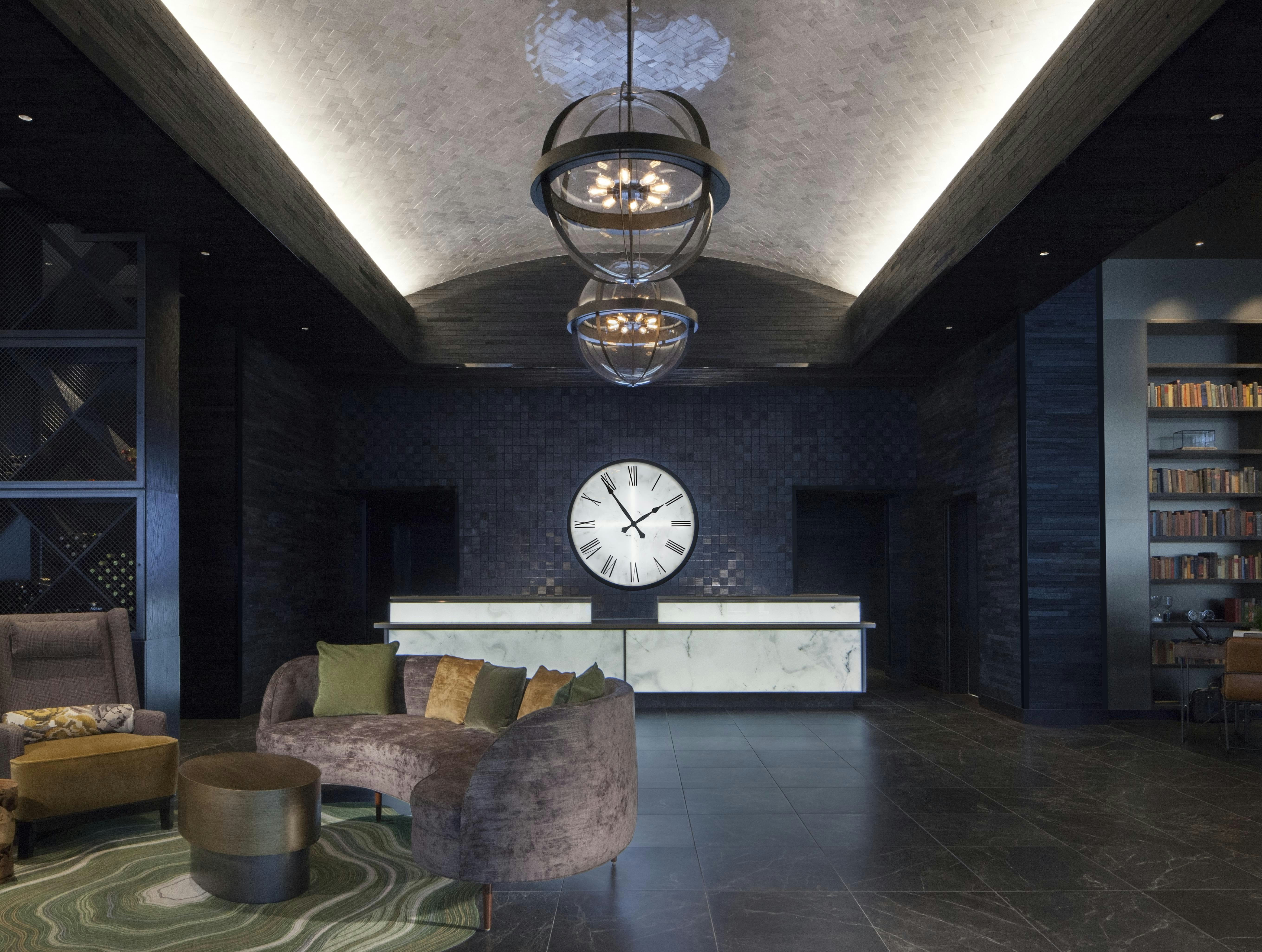 The Porter Portland Curio Collection By Hilton 5/67