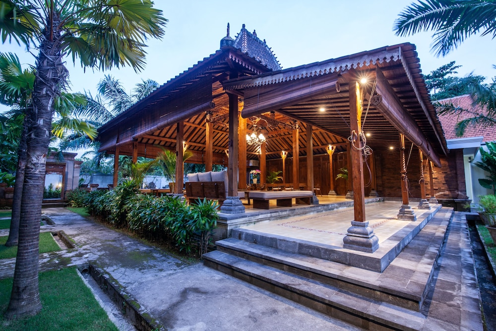 Griya Shanti Suites 1/37